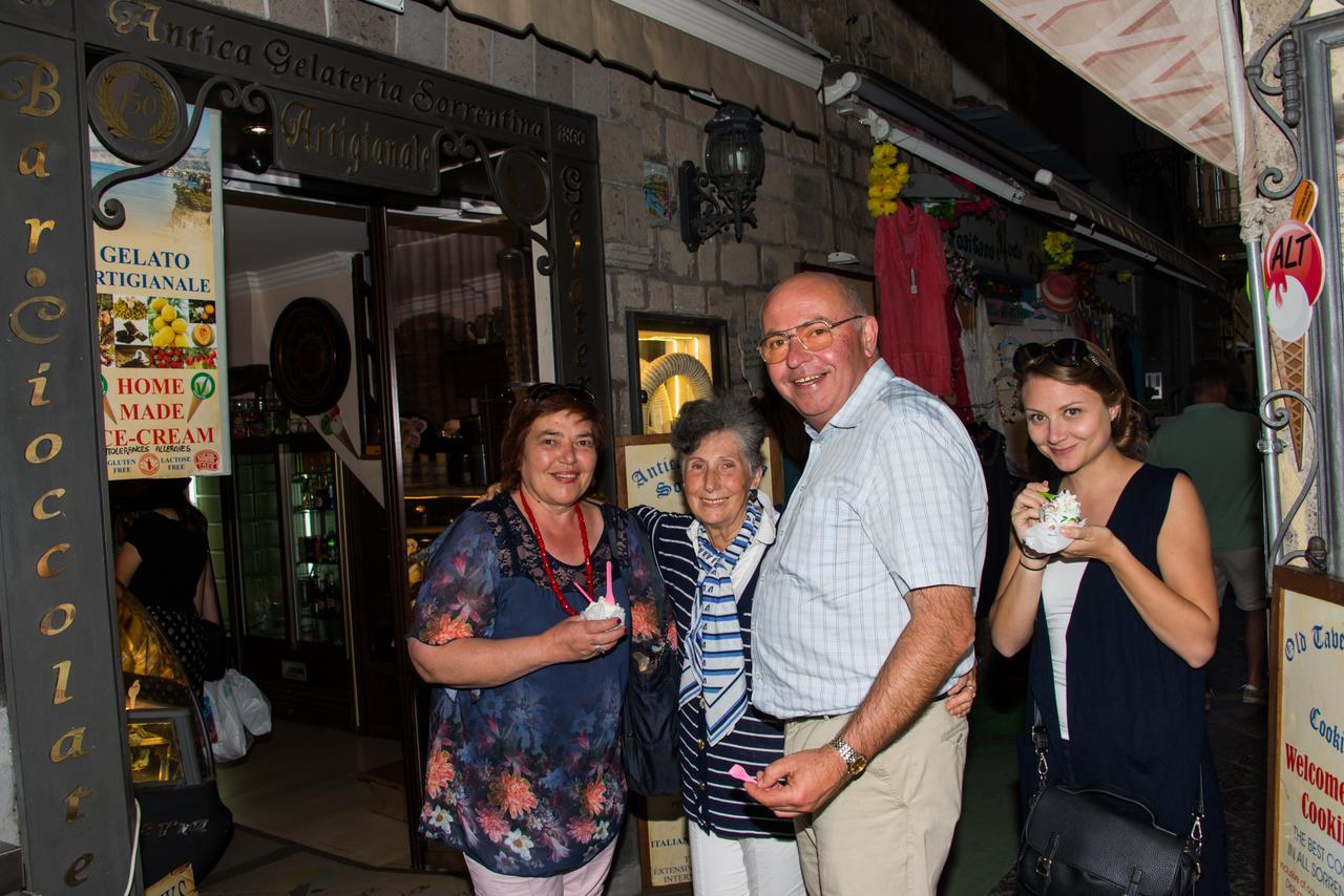 Old Taverna Sorrentina Luaran gambar